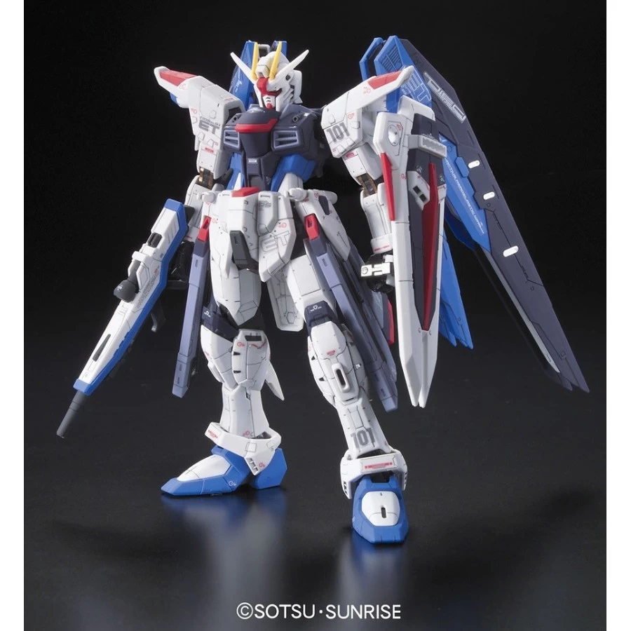 Bandai Real Grade RG 1/144 Mobile Suit Gundam ZGMF-X10A Freedom Gundam 1 Bandai Real Grade RG 1/144 Mobile Suit Gundam ZGMF-X10A Freedom Gundam