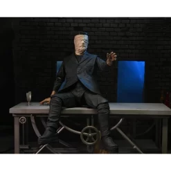 Neca Universal Monsters Ultimate Frankenstein's Monster Accessory Pack -Negozio Di Giocattoli neca universal monsters ultimate frankenstein s monster accessory pack 4
