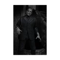 Neca Universal Monsters Ultimate Frankenstein's Monster (Black & White) -Negozio Di Giocattoli neca universal monsters ultimate frankenstein s monster black white 5